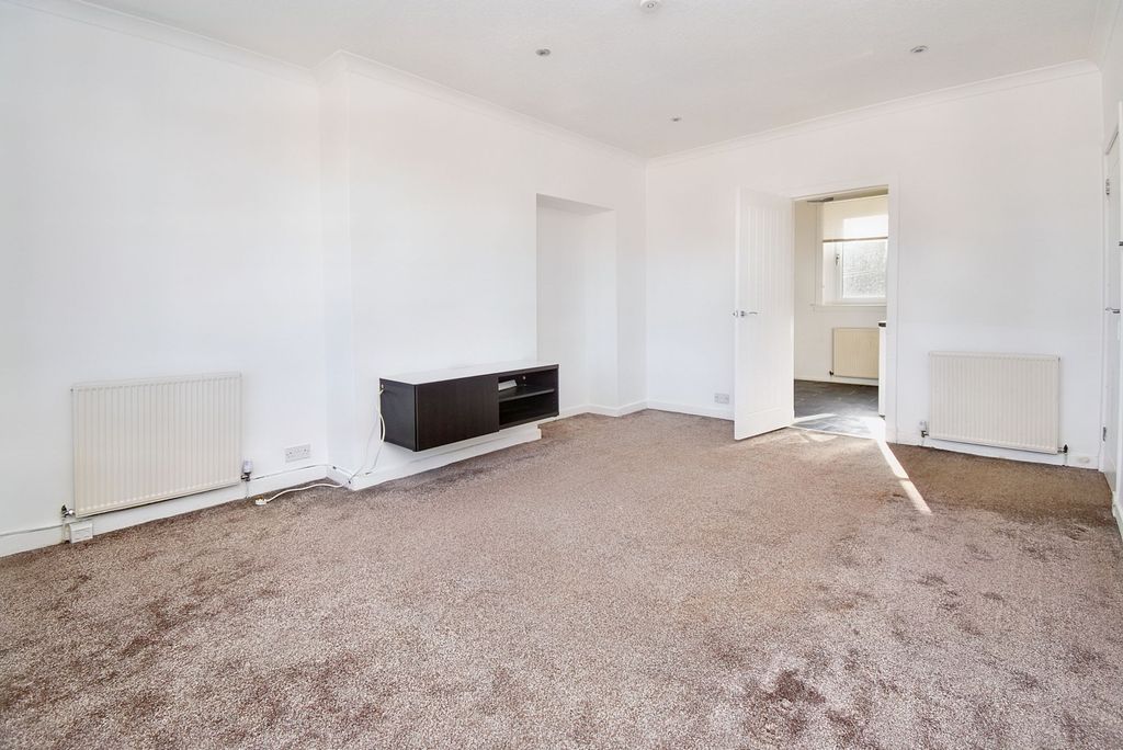 Property photo 3 of 10 Lounge Angle 2