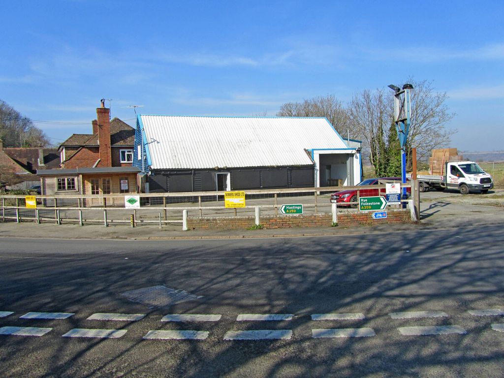 Property photo 1 of 6 The Strand Garage, Winchelsea