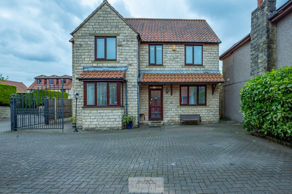 Property photo 1 of 38 Front Of House 1.2