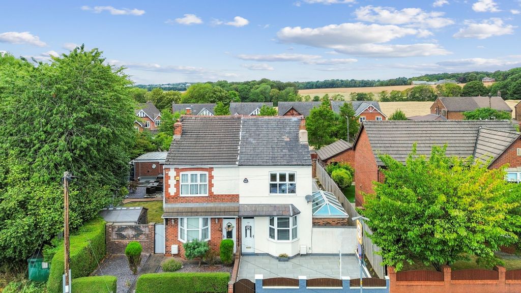 Property photo 3 of 39