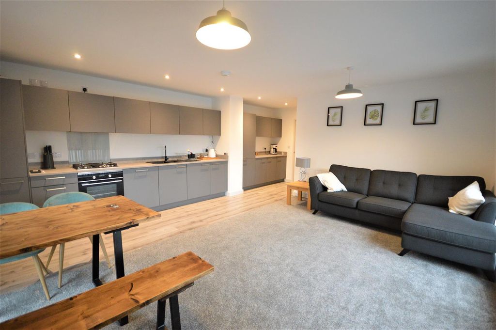 Property photo 1 of 9 Living Room Kitchen