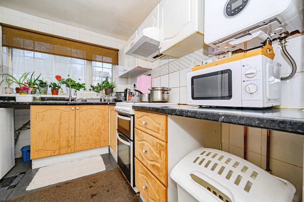Property photo 3 of 11 Pbox-Img.Jpg