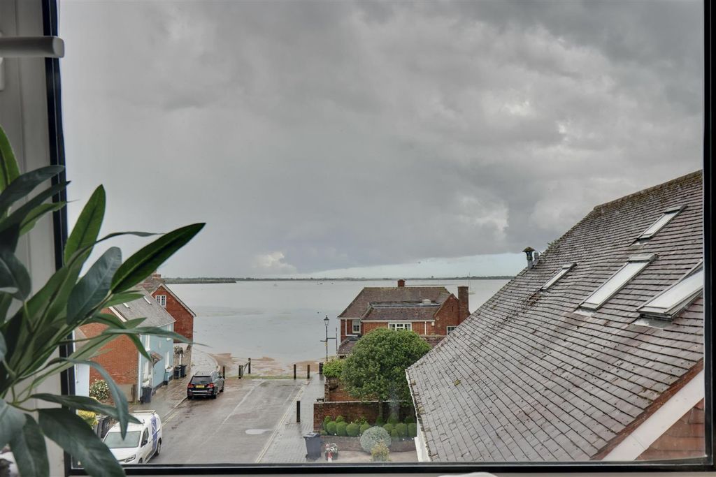 Additional image 27 of 3 bed maisonette for saleLangstone High Street, Havant PO9