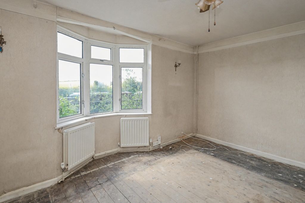 Property photo 3 of 22 2 Police Cottages, St Albans Road, South Mimms, Potters Bar, En6 3Pj