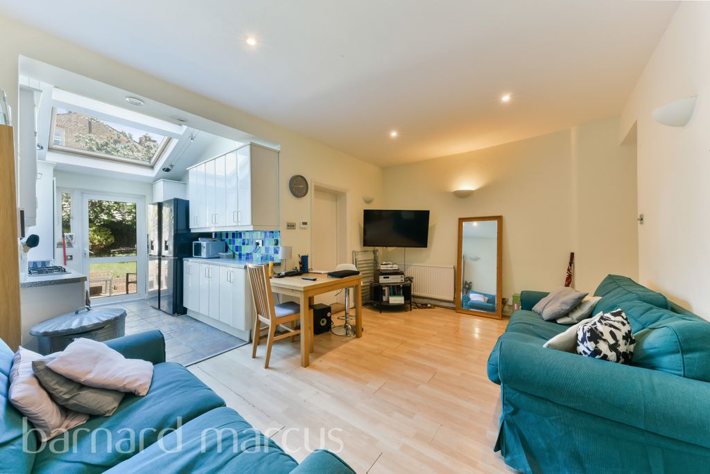 Property photo 2 of 8 Dining Room