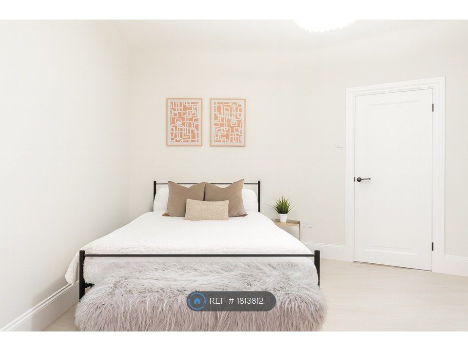Property photo 3 of 12 Bedroom 2