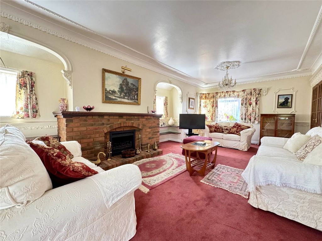 Property photo 2 of 22 Picture No. 12
