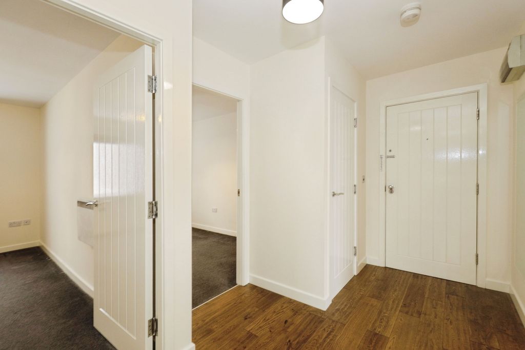 Property photo 2 of 20 Pbox-Img.Jpg