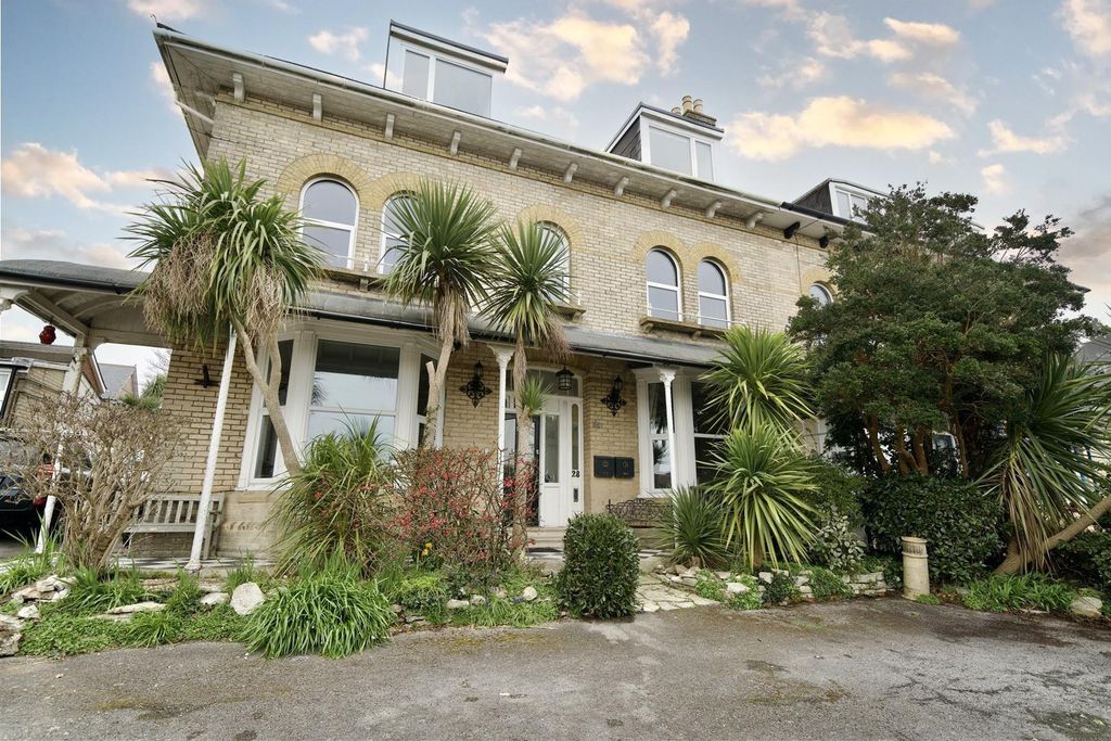 Property photo 2 of 23 Buxton Front.Jpg