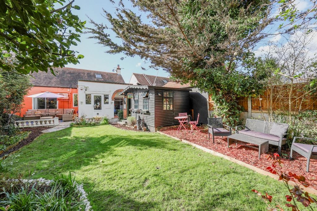 Property photo 3 of 26