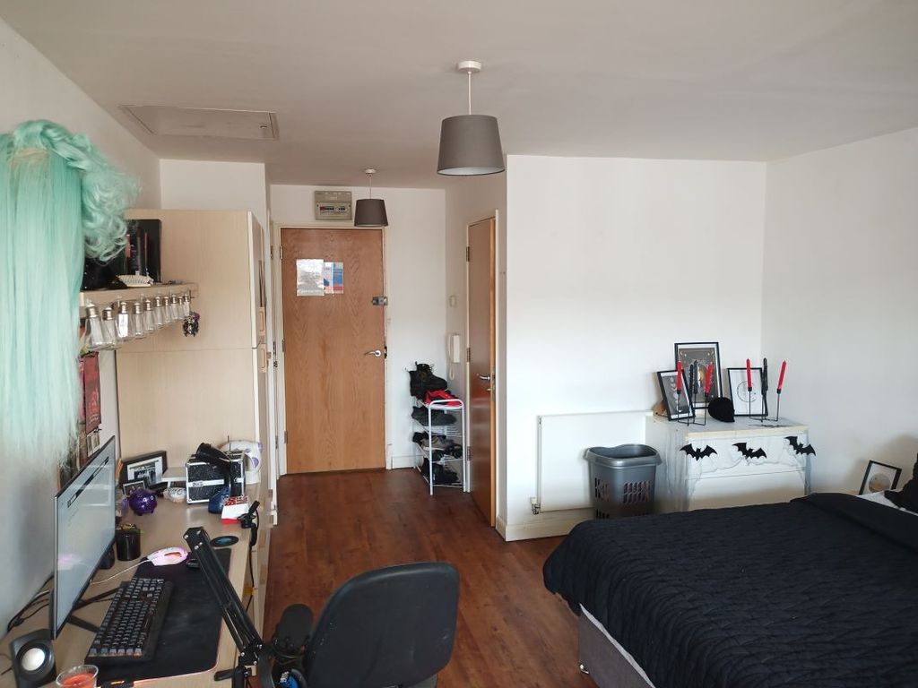 Property photo 3 of 6