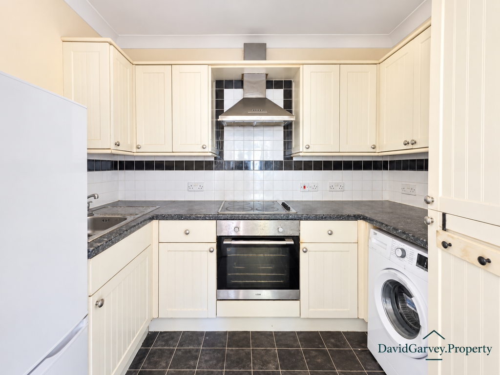 Property photo 3 of 11 Fitted Kitche