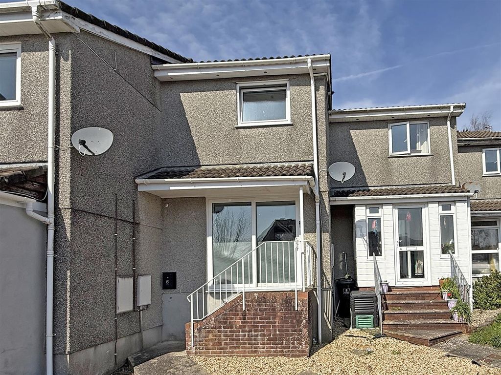 Property photo 1 of 13 Butler Close 6 - Front.Jpg