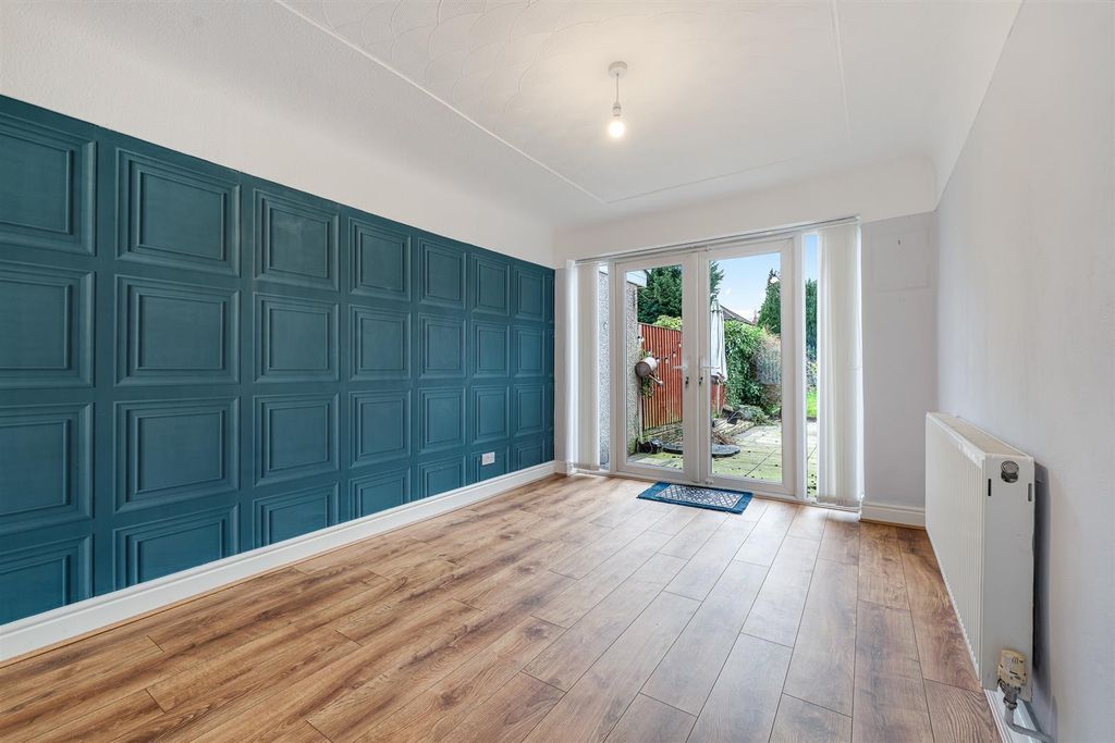 Property photo 3 of 28 14 Acacia Avenue-12.Jpg