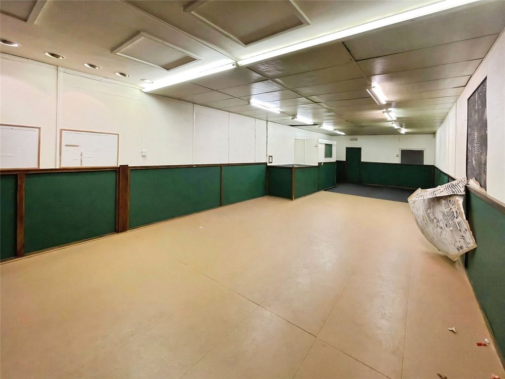 Property photo 2 of 7 Picture No. 11