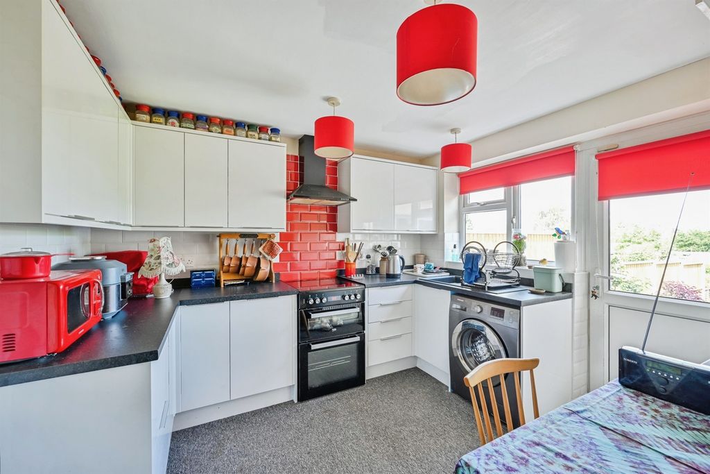 Property photo 2 of 14