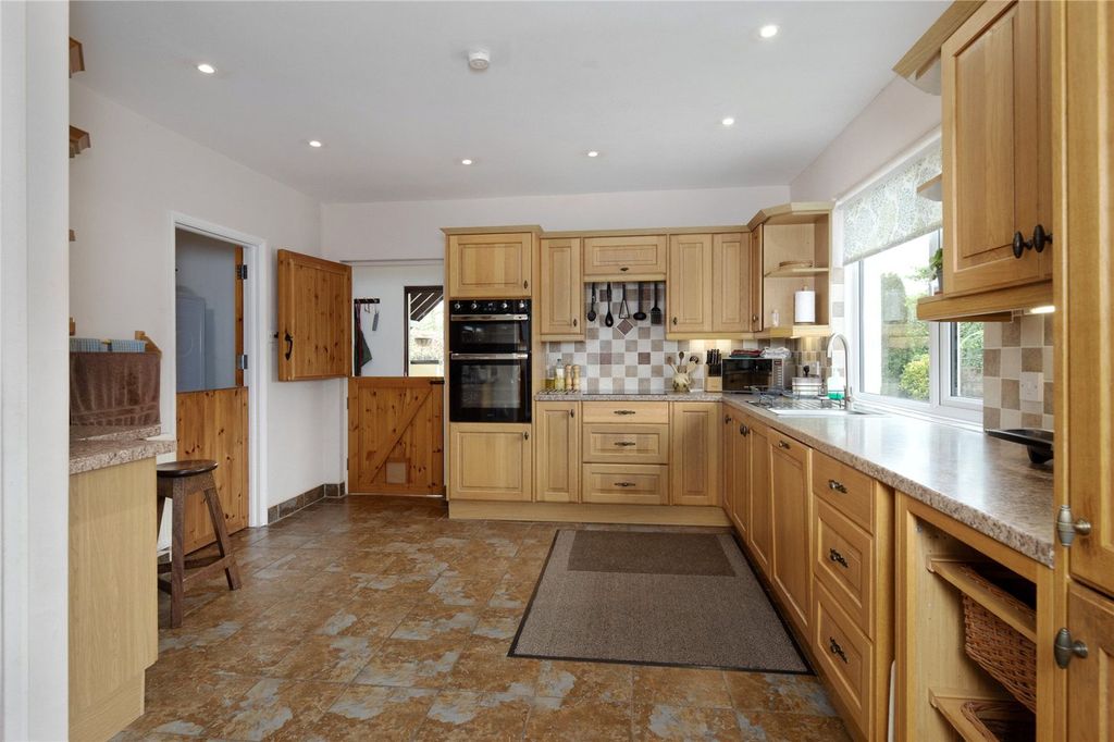 Property photo 3 of 19 Picture No. 03