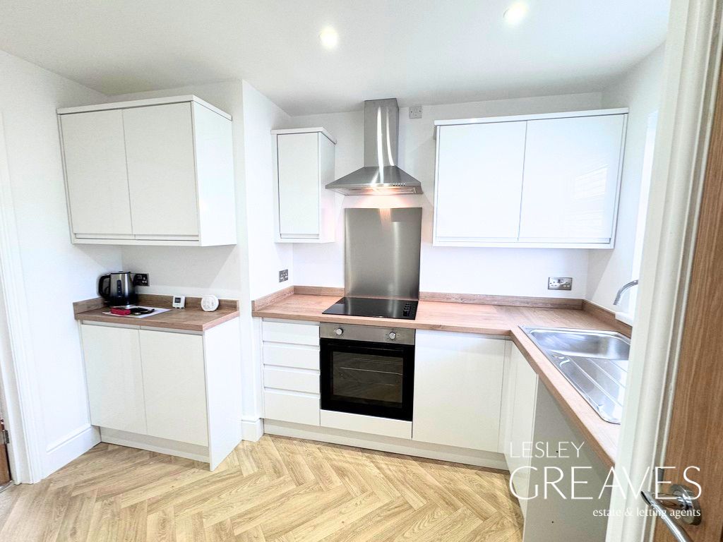 Property photo 2 of 9 Kitchen