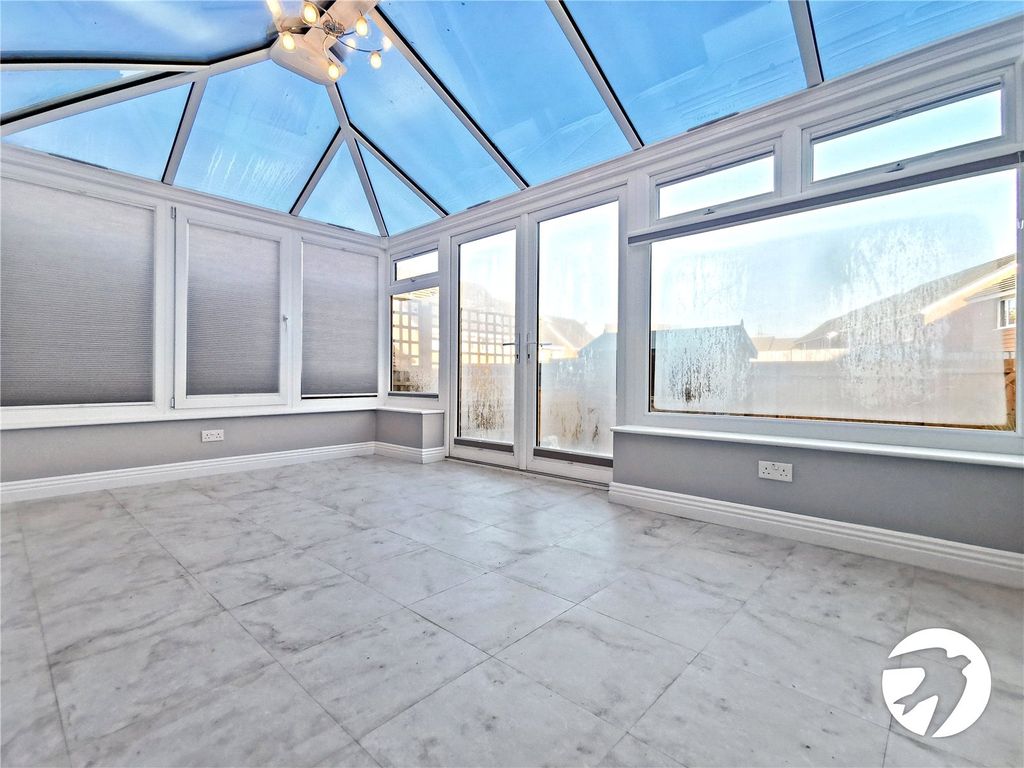 Property photo 3 of 15 Conservatory