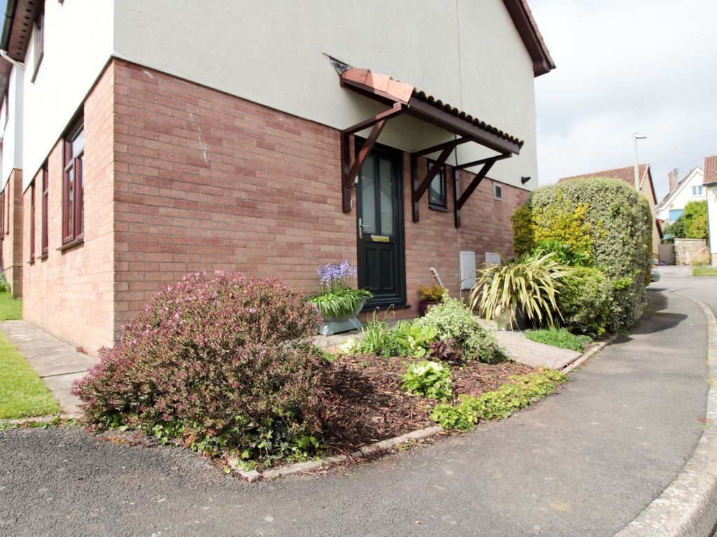 Property photo 3 of 22 Flower Bed.Jpg