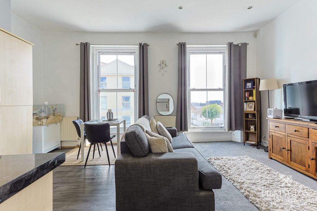 Property photo 3 of 9 5302174
