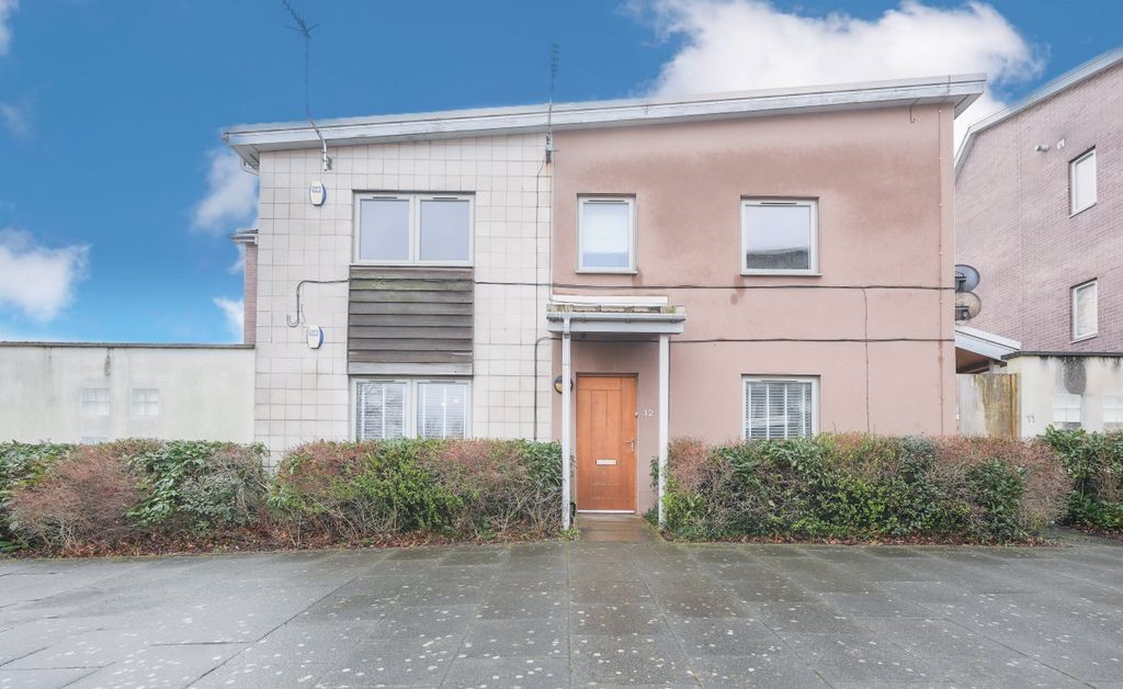 Property photo 1 of 10 External