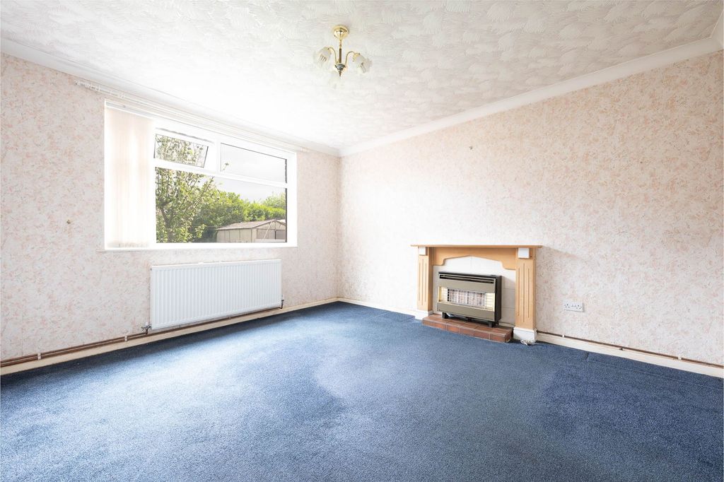 Property photo 3 of 21