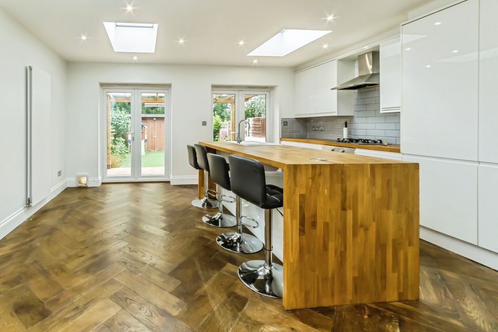 Property photo 1 of 22 Pbox-Img.Jpg