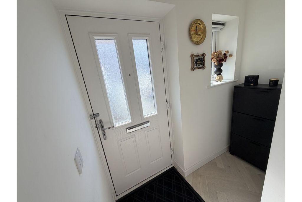 Property photo 2 of 23 Entrance Hallway