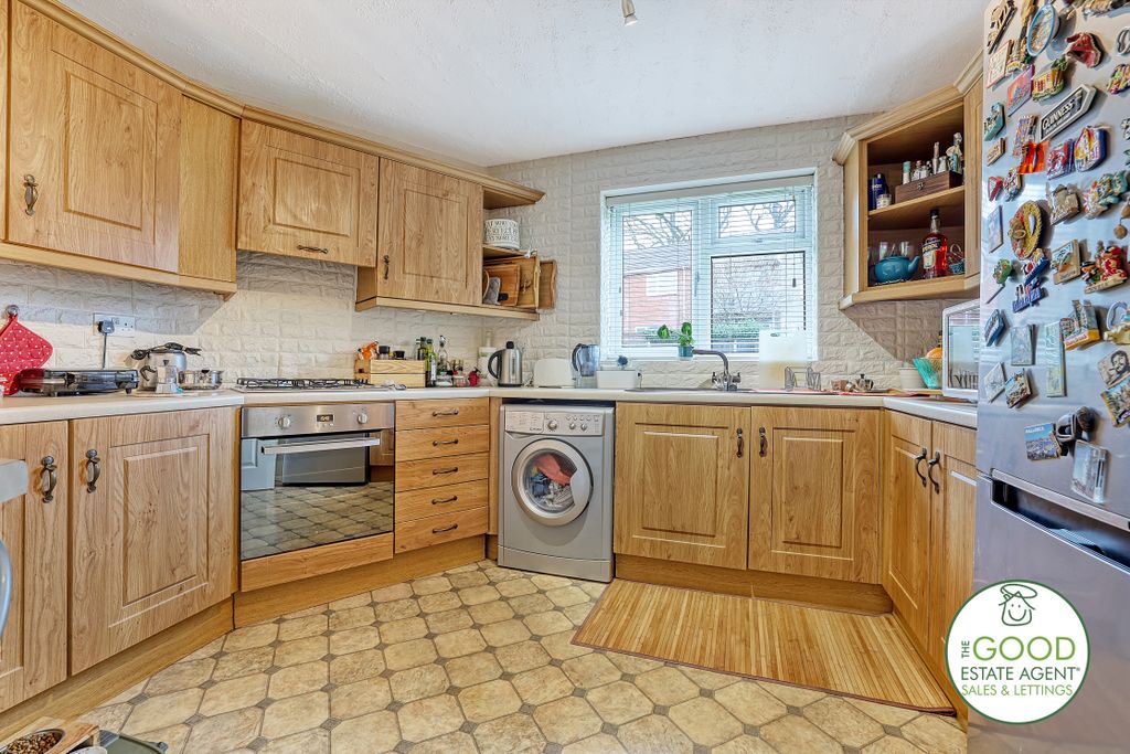 Property photo 2 of 9