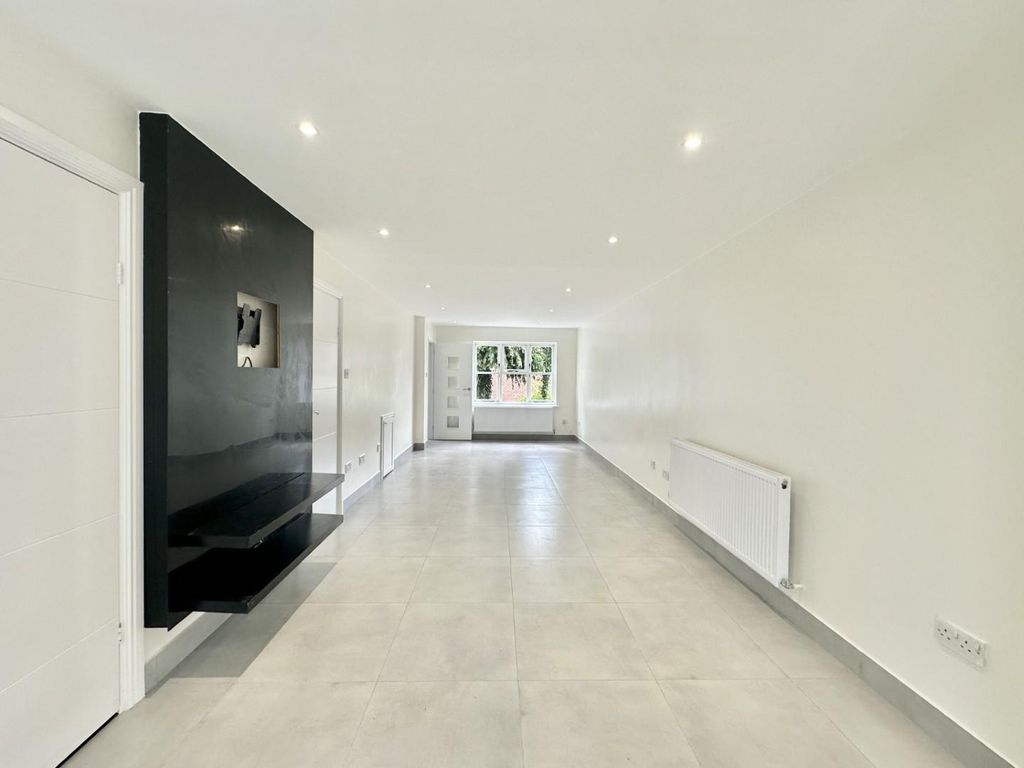 Property photo 2 of 11 Thumbnail_Img_6576.Jpg