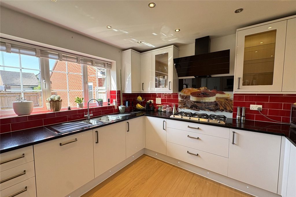 Property photo 3 of 19 Picture No. 07