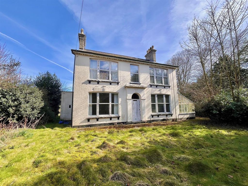 Property photo 1 of 18