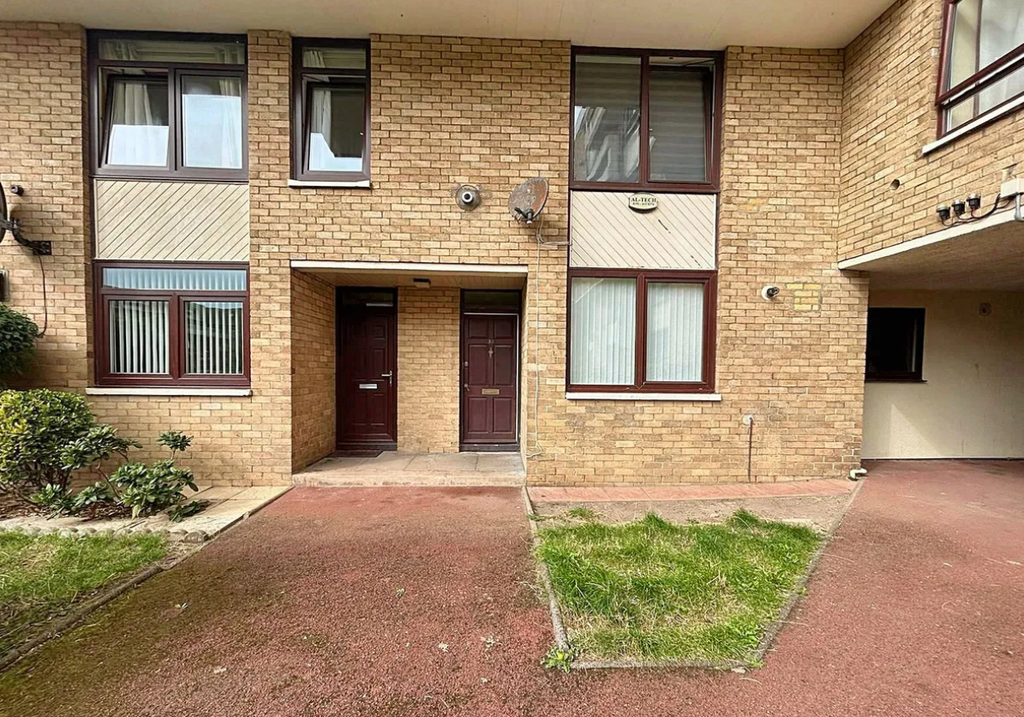 Property photo 1 of 5