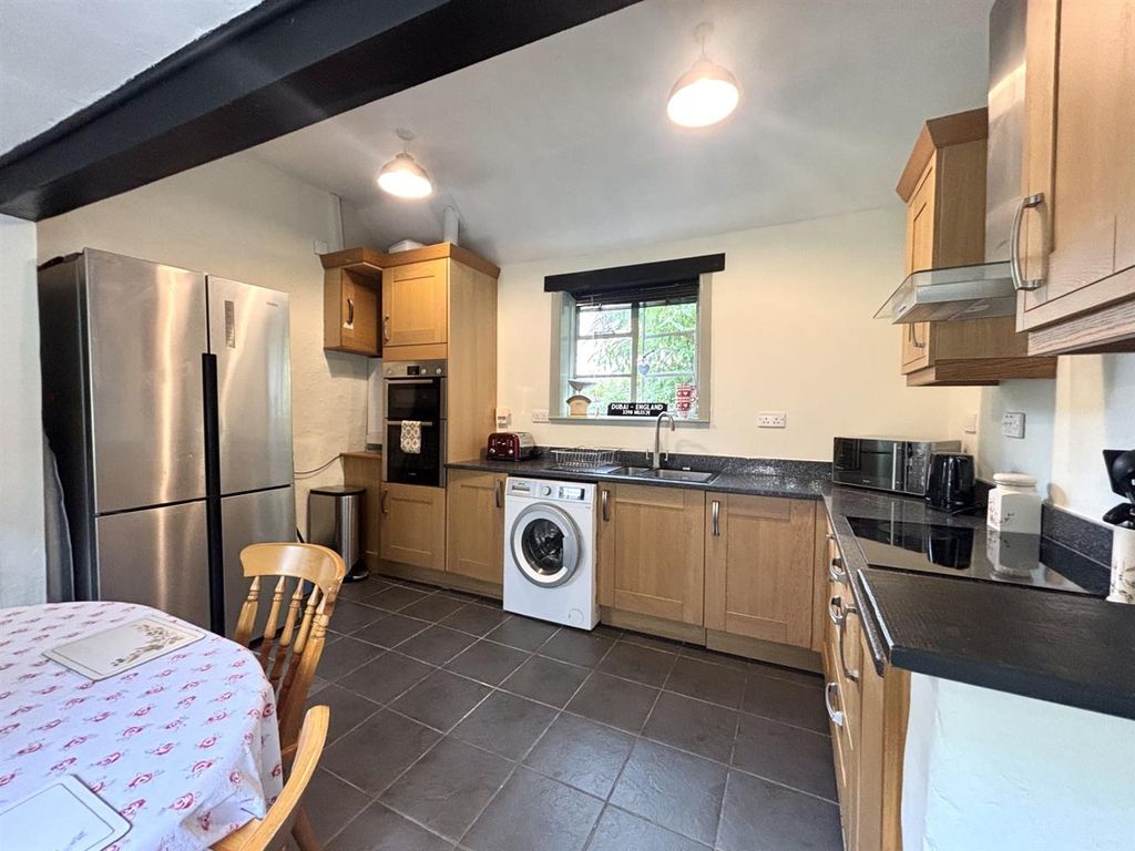 Property photo 3 of 15 Kitchen 3.Jpg