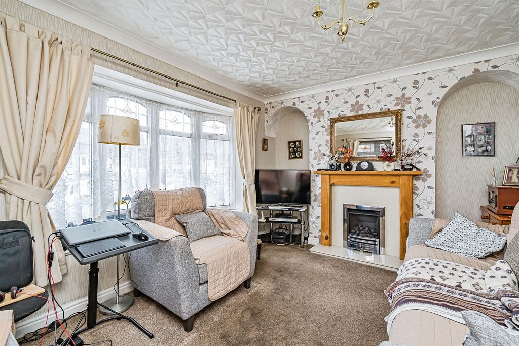 Property photo 2 of 12