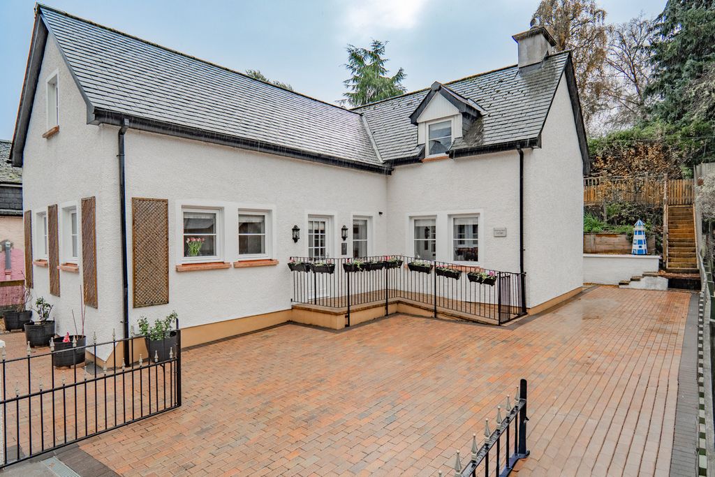 Property photo 1 of 35