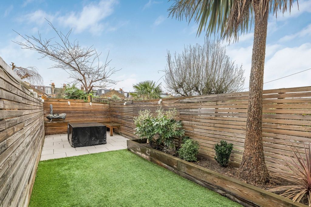 Property photo 3 of 11 Picture No. 23