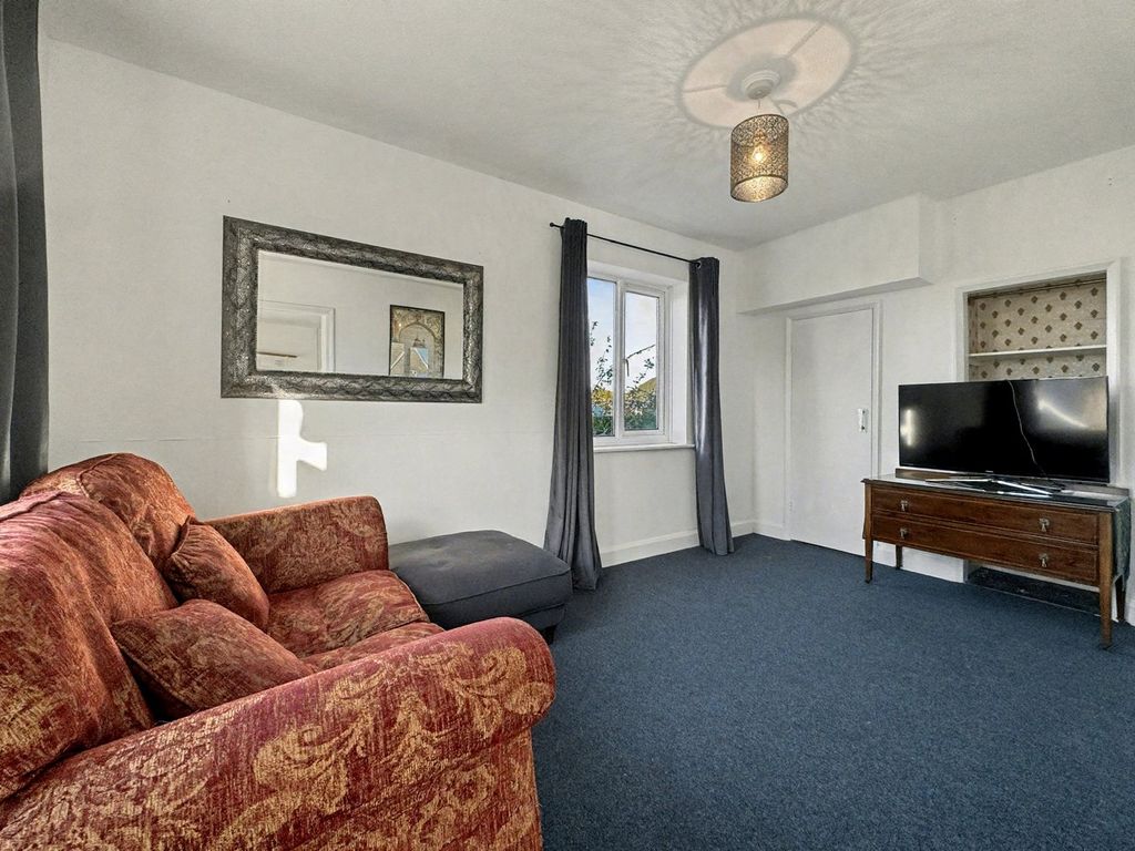 Property photo 2 of 25