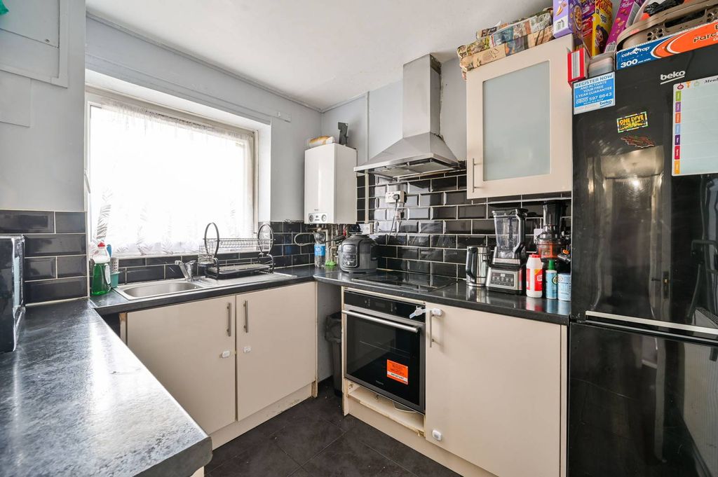 Property photo 3 of 10