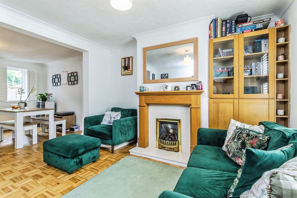 Property photo 2 of 19