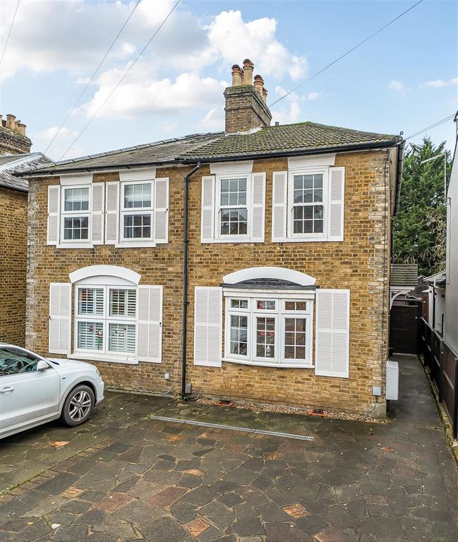 Property photo 1 of 9 New Rd Crop.Jpg