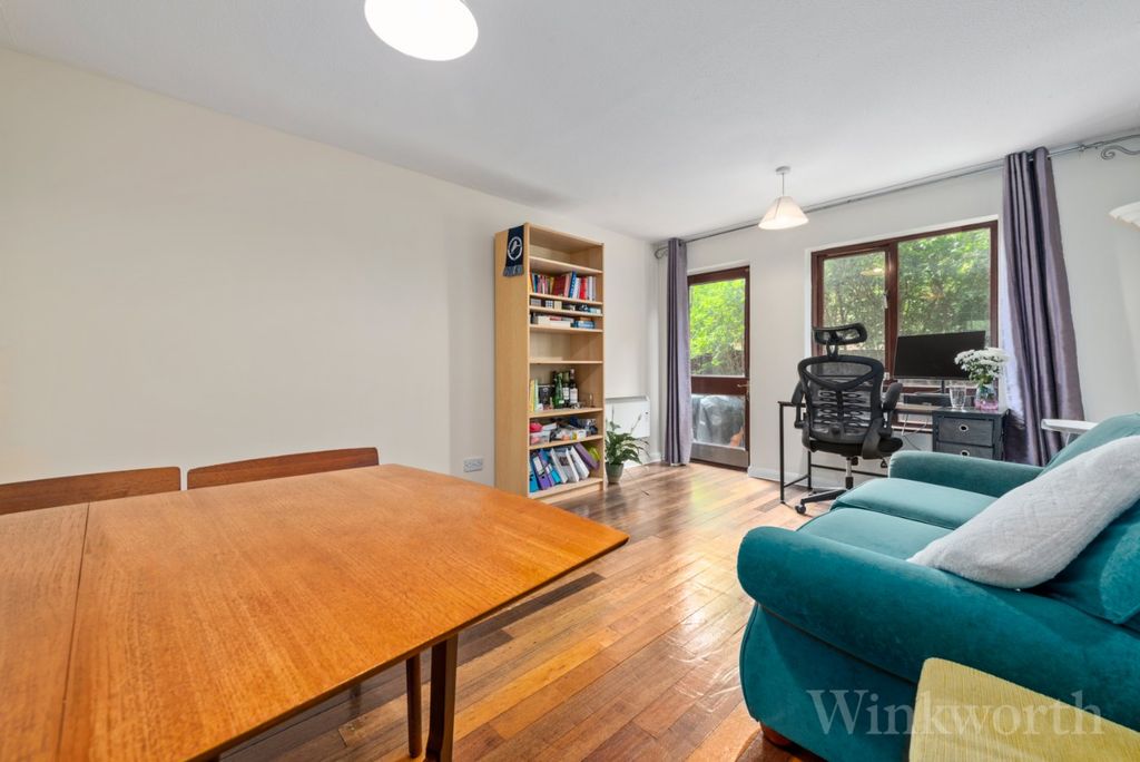 Property photo 3 of 11 Picture No. 10