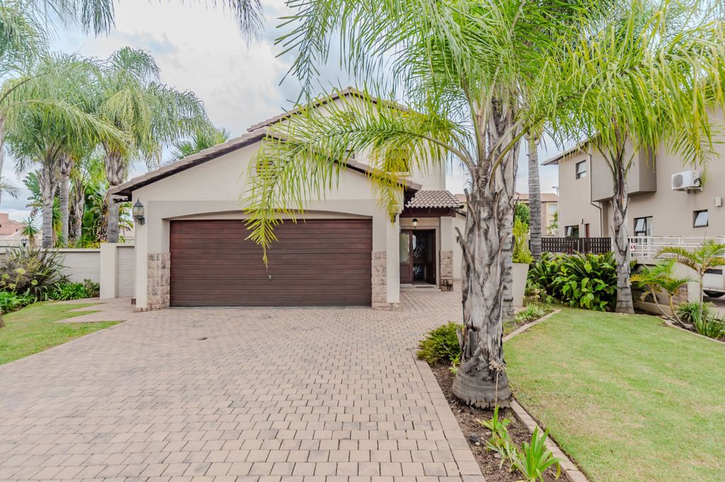 Property photo 1 of 62 Cn1733003