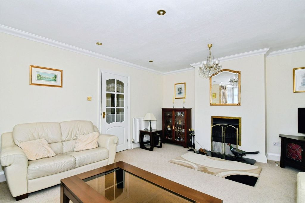 Property photo 3 of 24