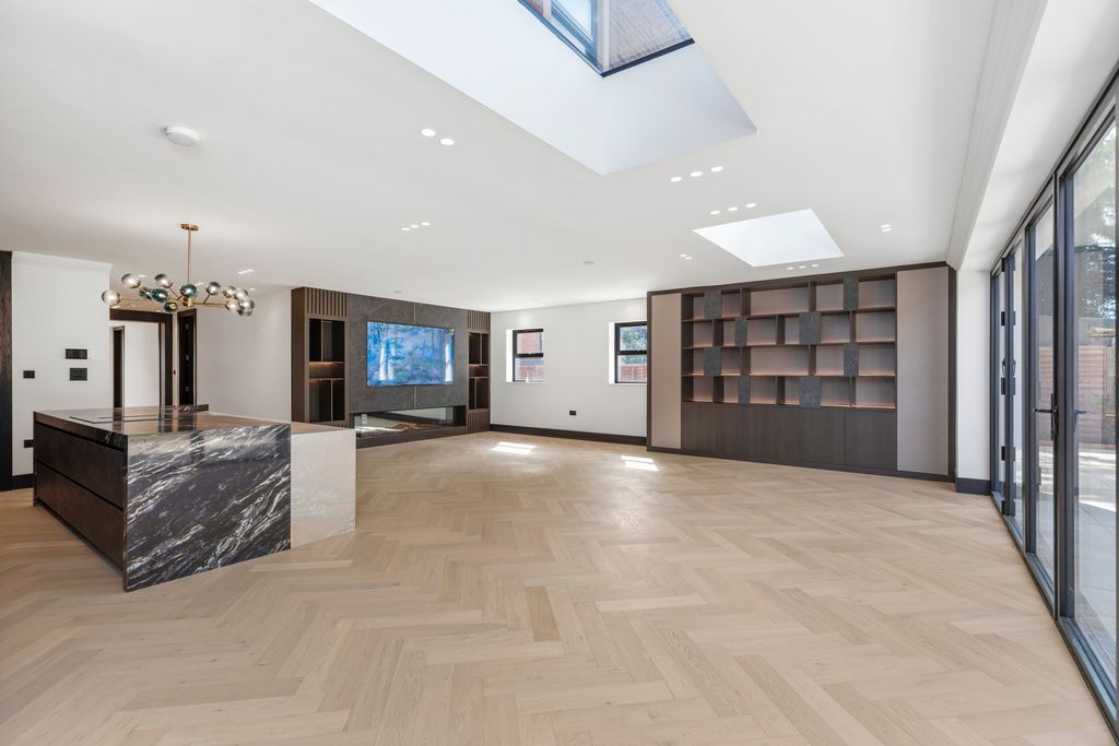 Additional image 5 of 5 bed detached house for saleThe Pipers Pipers Green Lane, Edgware HA8