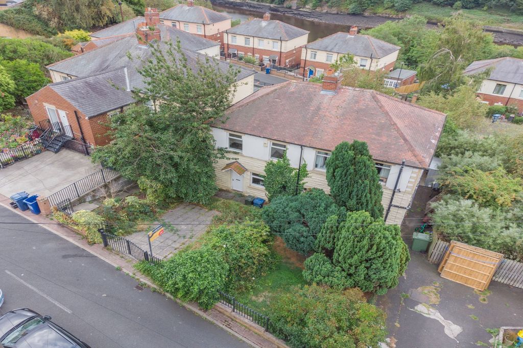 Property photo 2 of 26 17 The Oval, Newcastle Upon Tyne, Ne6 3Lh