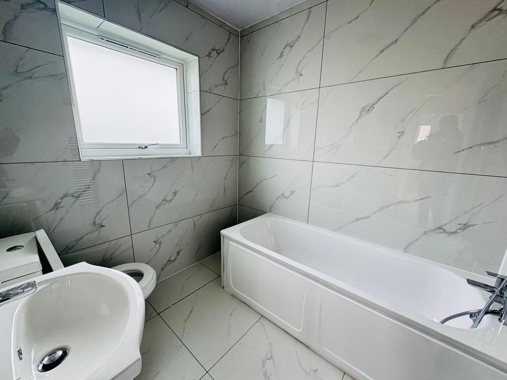 Property photo 3 of 10 Gallery