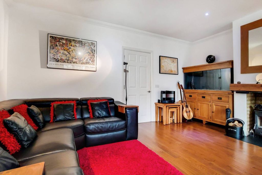 Property photo 3 of 14