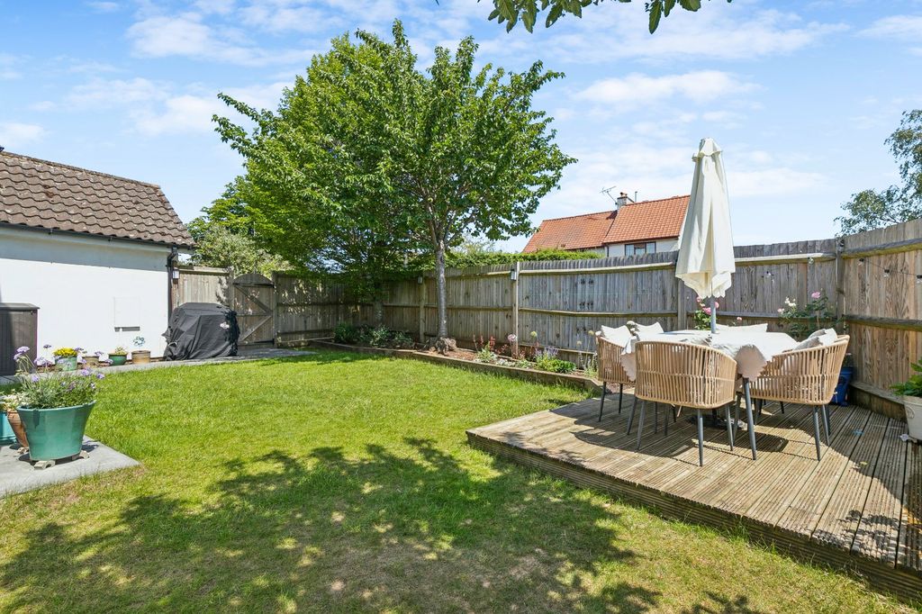 Property photo 3 of 24 Picture No. 11